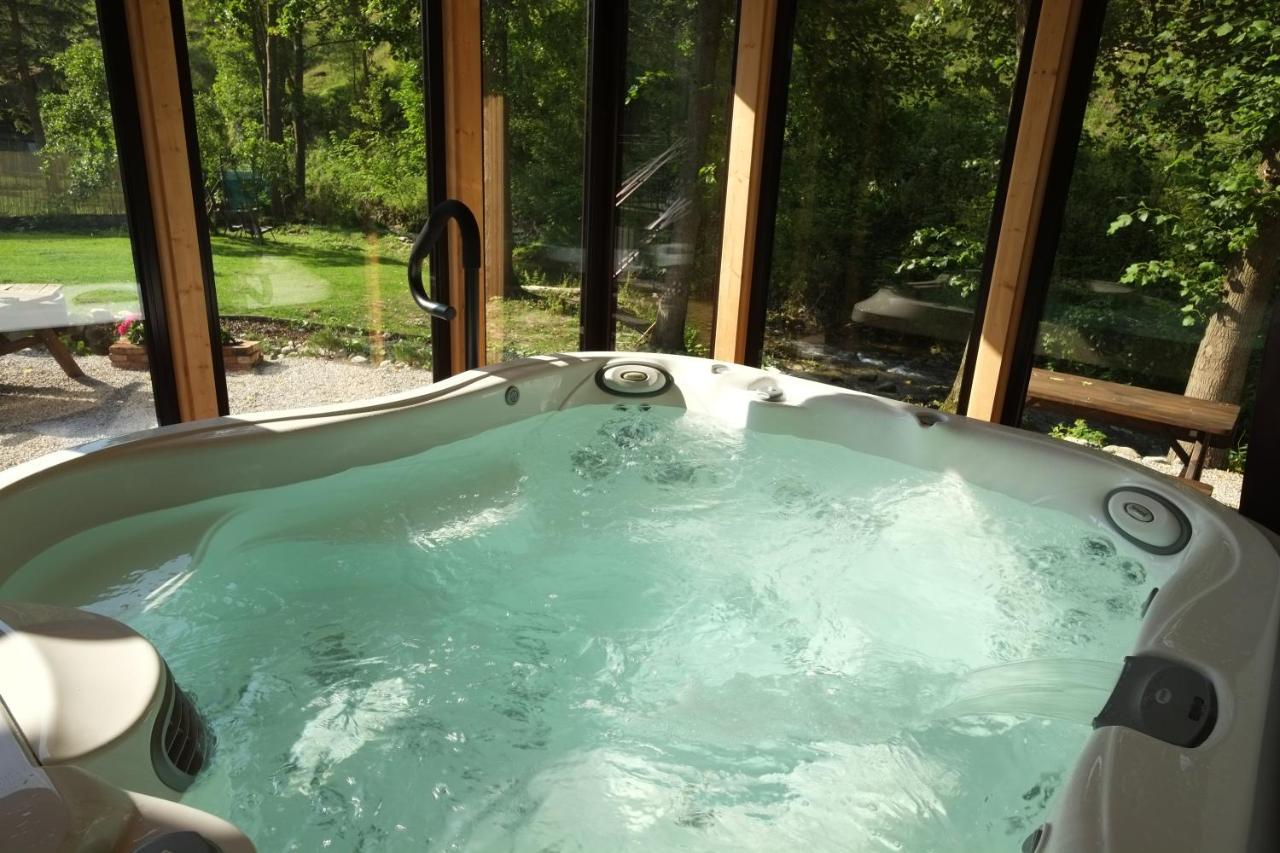 Wellness privát Štyri Lipy Villa Háromrevuca Kültér fotó