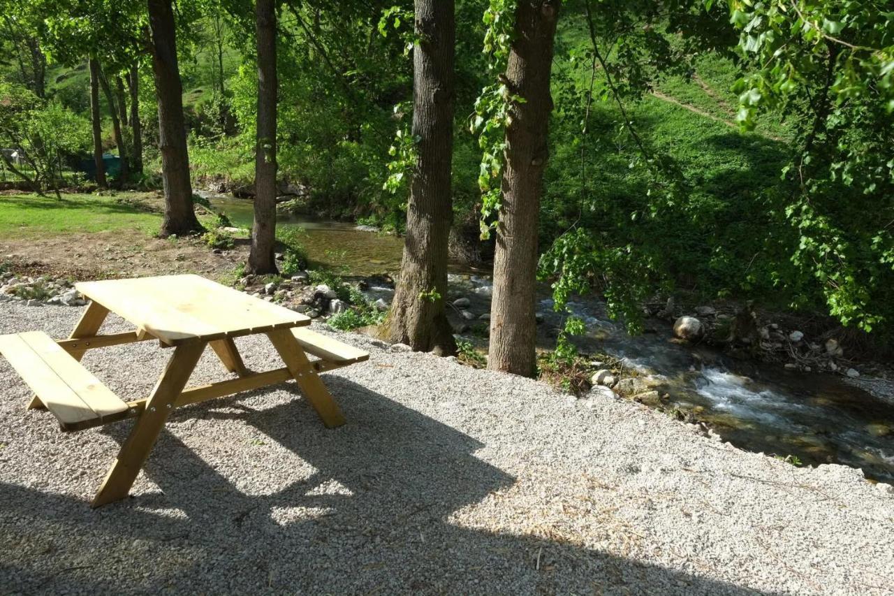 Wellness privát Štyri Lipy Villa Háromrevuca Kültér fotó